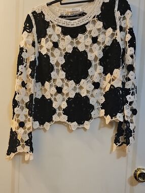 Cloth By Design Crochet Floral Openwork Sweater - Black & Off-White, NEVER WORN.